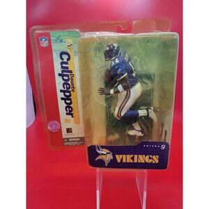 Daunte Culpepper 2 #11 Minnesota Vikings Purple Shirt 2004 McFarlane Series 9